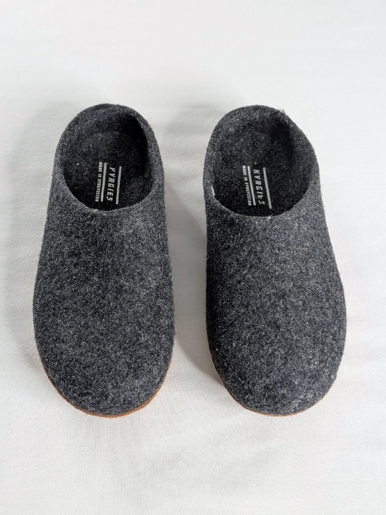Kyrgies Gray Wool Slippers Molded Sole Comfort Shoes — image 2 of 6